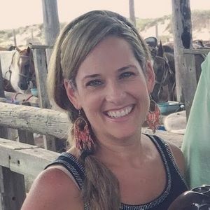 Meet your Posher, Lara